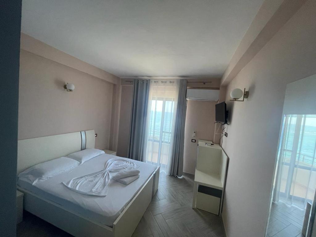 Hotel Ferrara Durrës Zewnętrze zdjęcie