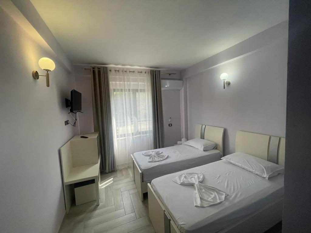 Hotel Ferrara Durrës Zewnętrze zdjęcie